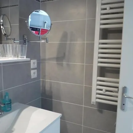 شقة Sleeps 4 Air Con Wifi