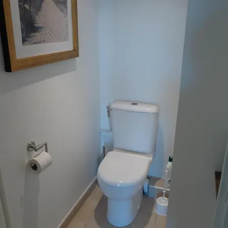 Sleeps 4 Air Con Wifi شقة كان